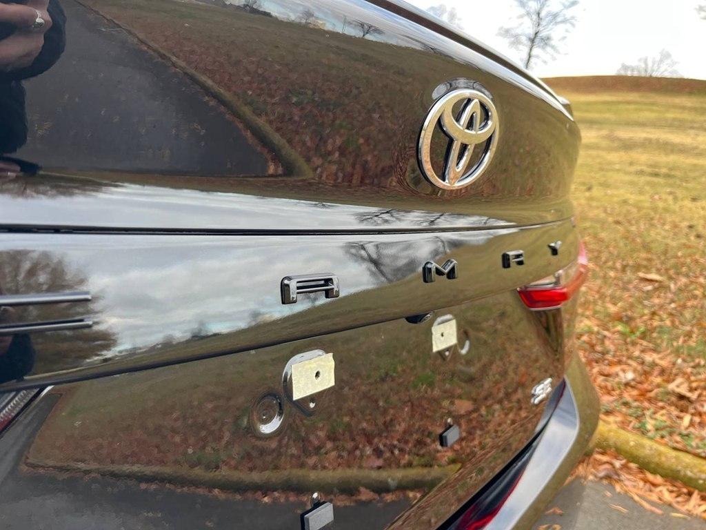 Toyota Camry Hybrid SE AWD 2025