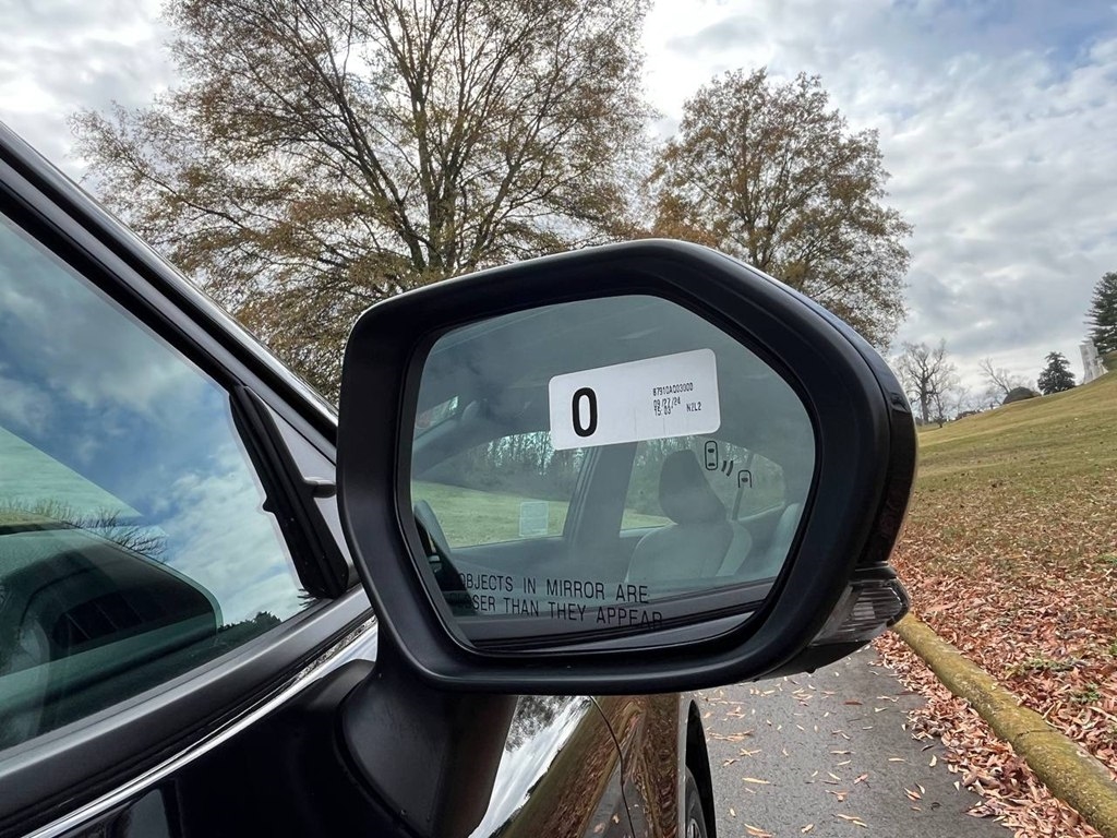 Toyota Camry Hybrid SE AWD 2025