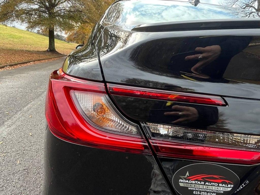 Toyota Camry Hybrid SE AWD 2025