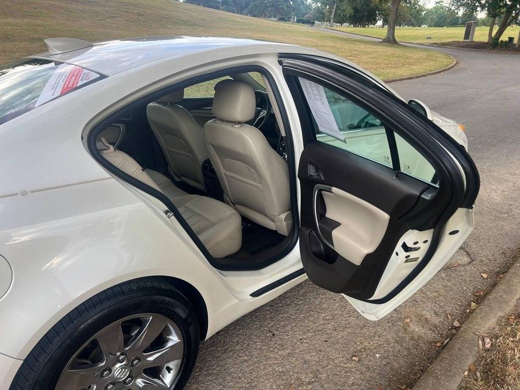 Buick Regal 4dr Sdn Premium I FWD 2015