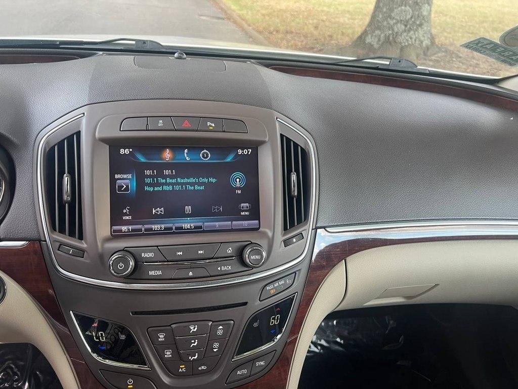 Buick Regal 4dr Sdn Premium I FWD 2015