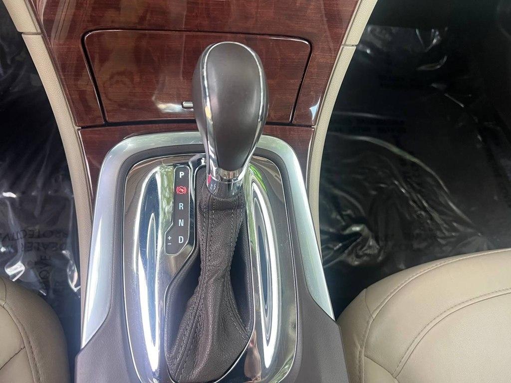 Buick Regal 4dr Sdn Premium I FWD 2015