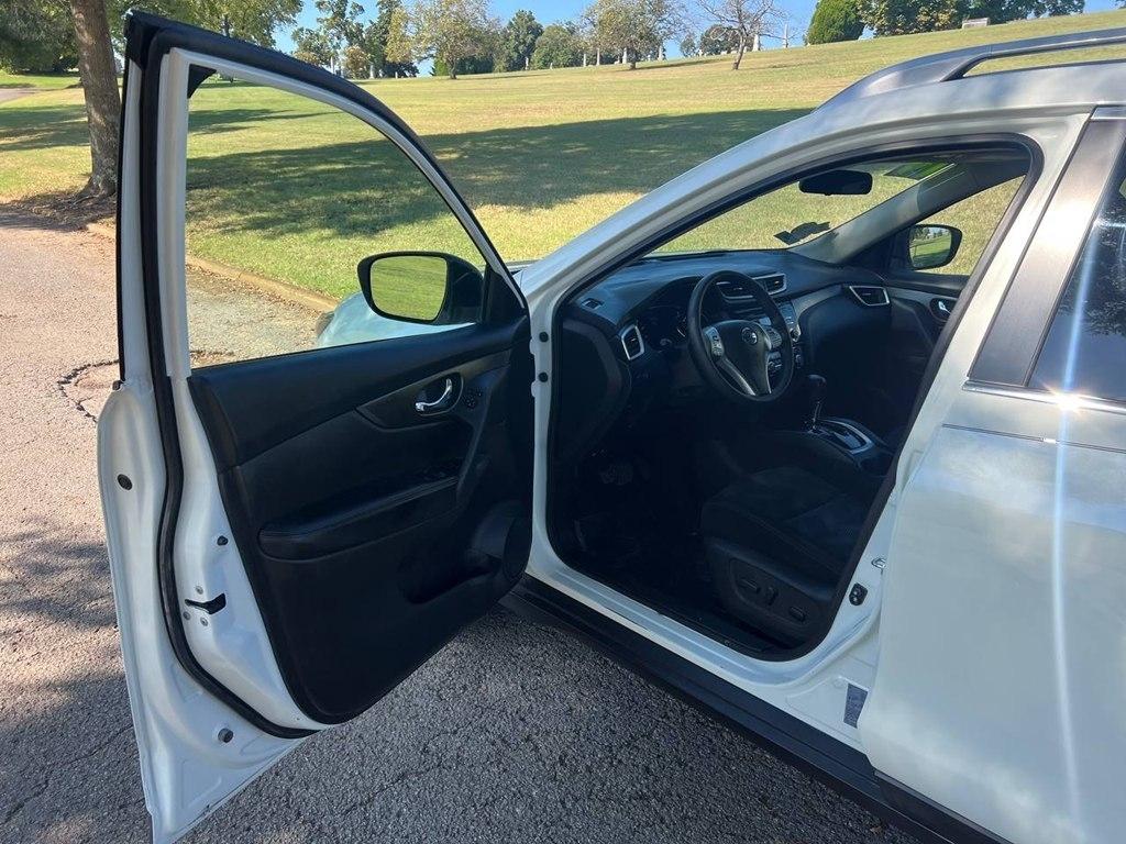 Nissan Rogue FWD 4dr SV 2014