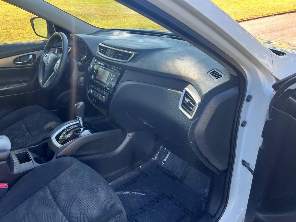 Nissan Rogue FWD 4dr SV 2014