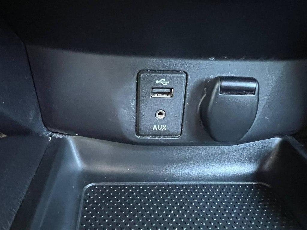 Nissan Rogue FWD 4dr SV 2014