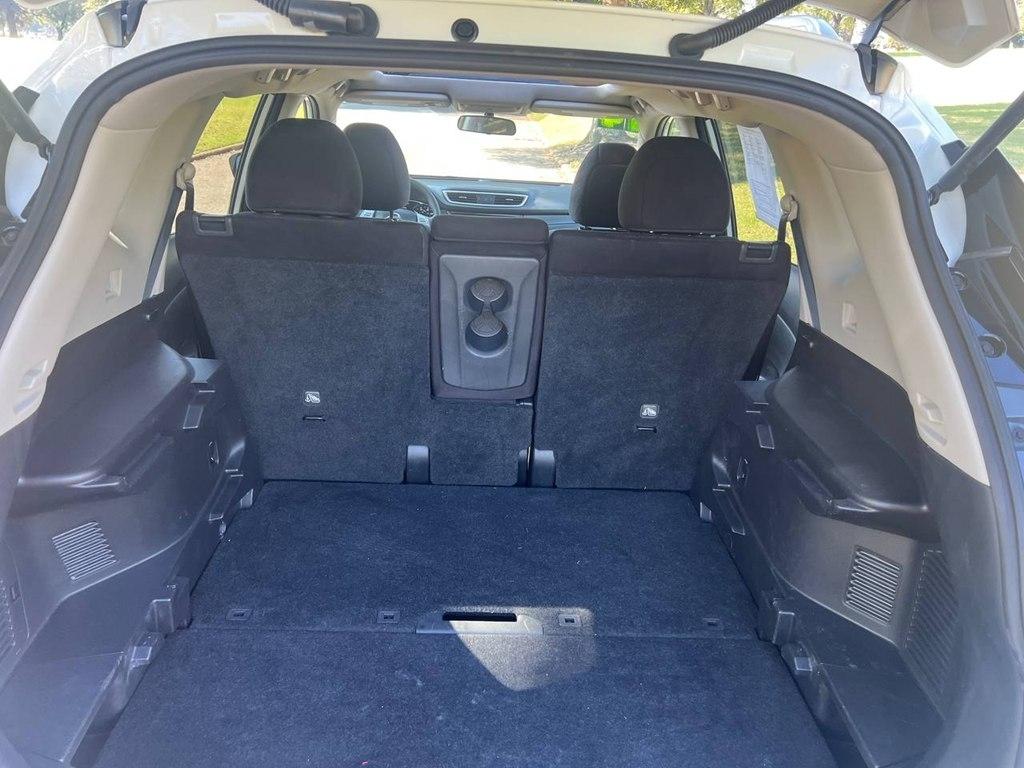 Nissan Rogue FWD 4dr SV 2014