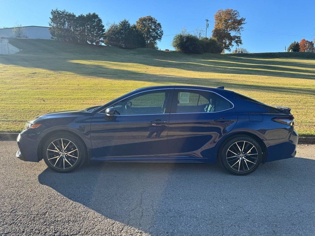 Toyota Camry SE Auto (Natl) 2024
