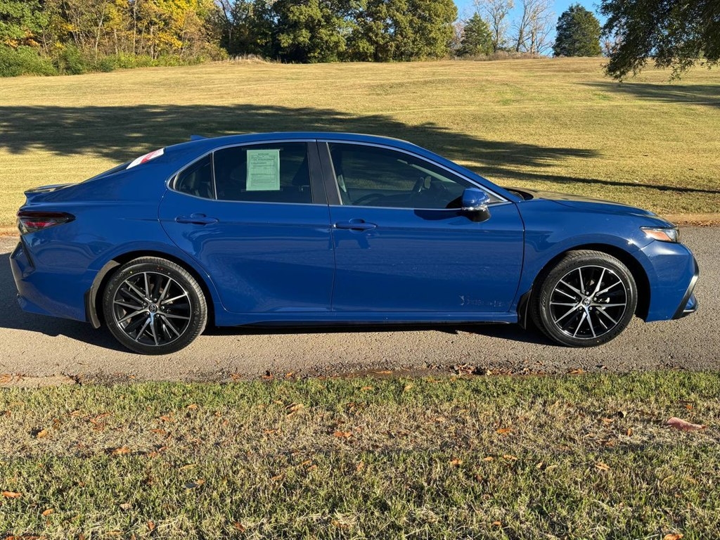 Toyota Camry SE Auto (Natl) 2024
