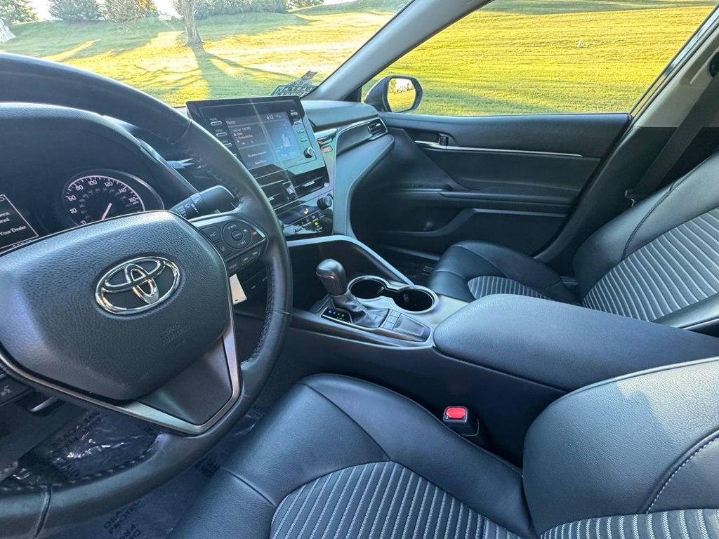 Toyota Camry SE Auto (Natl) 2024