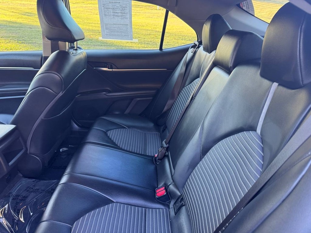 Toyota Camry SE Auto (Natl) 2024