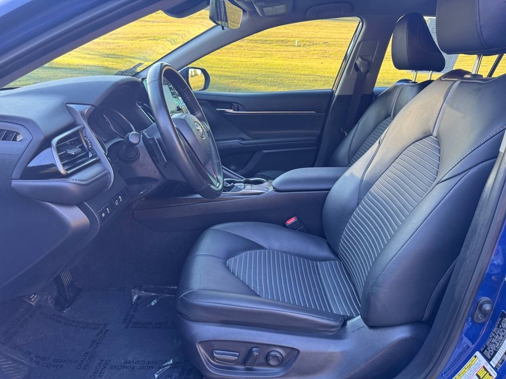 Toyota Camry SE Auto (Natl) 2024