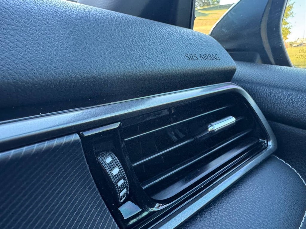 Toyota Camry SE Auto (Natl) 2024