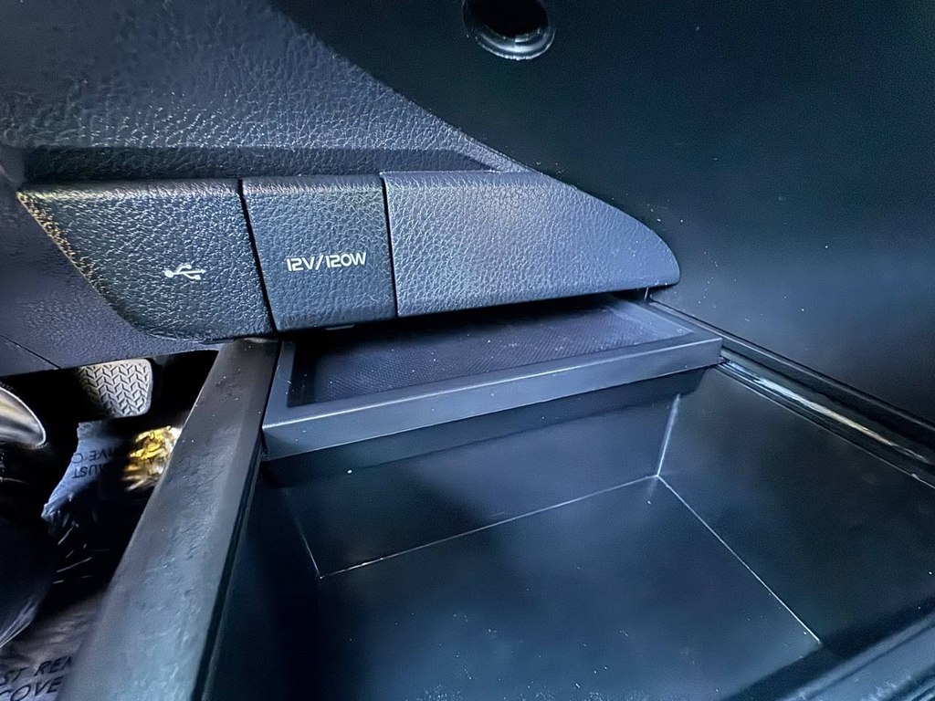 Toyota Camry SE Auto (Natl) 2024