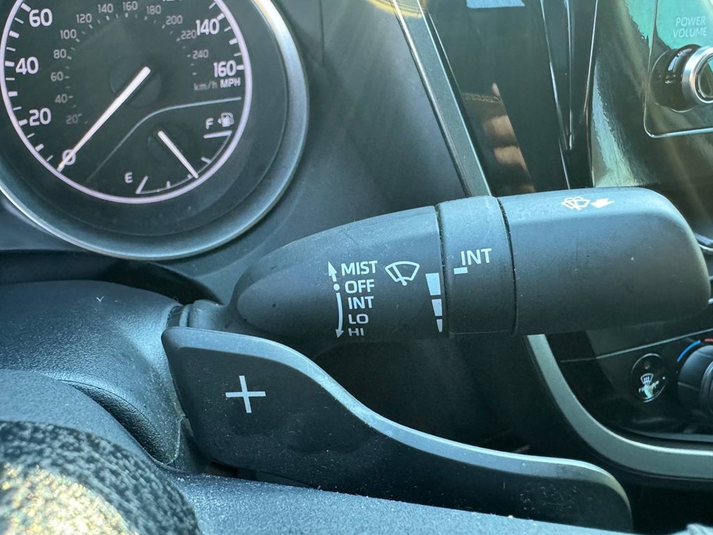 Toyota Camry SE Auto (Natl) 2024