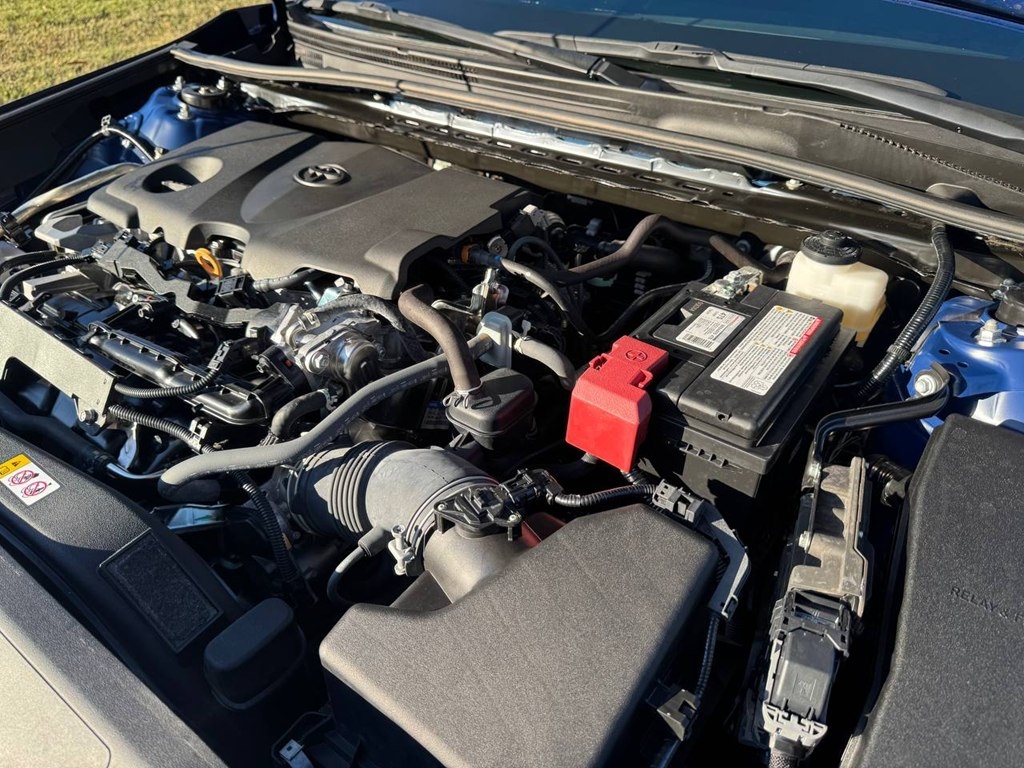 Toyota Camry SE Auto (Natl) 2024