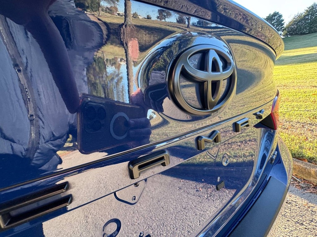 Toyota Camry SE Auto (Natl) 2024