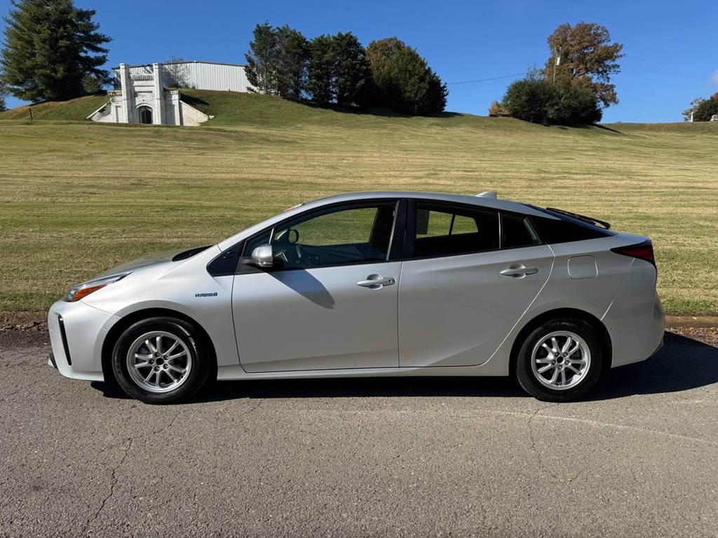 Toyota Prius L Eco (Natl) 2022