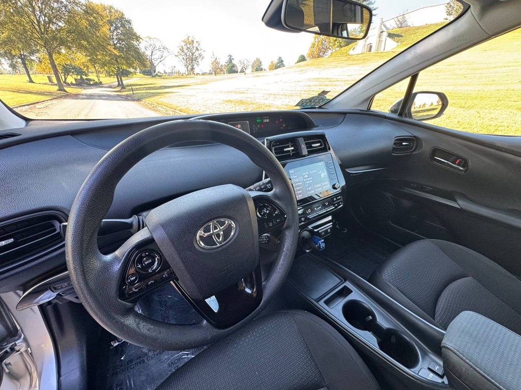Toyota Prius L Eco (Natl) 2022