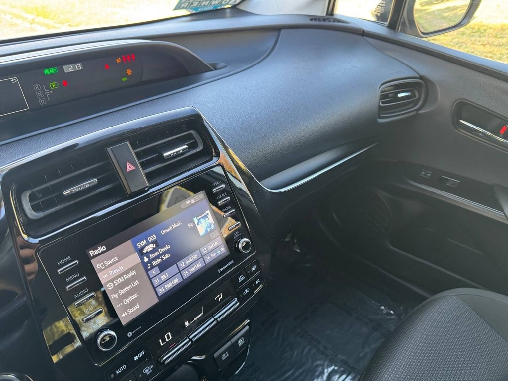 Toyota Prius L Eco (Natl) 2022