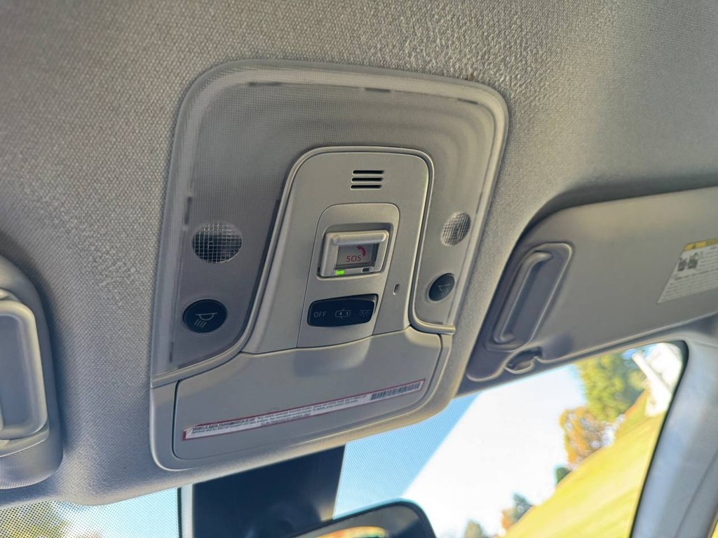 Toyota Prius L Eco (Natl) 2022