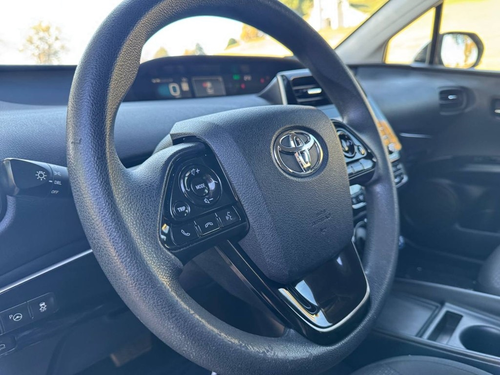 Toyota Prius L Eco (Natl) 2022