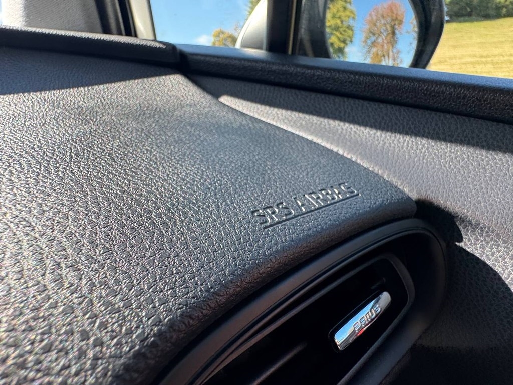 Toyota Prius L Eco (Natl) 2022