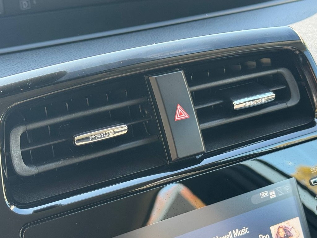 Toyota Prius L Eco (Natl) 2022