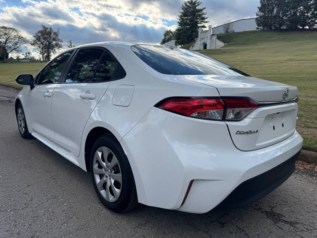 Toyota Corolla LE CVT (Natl) 2024