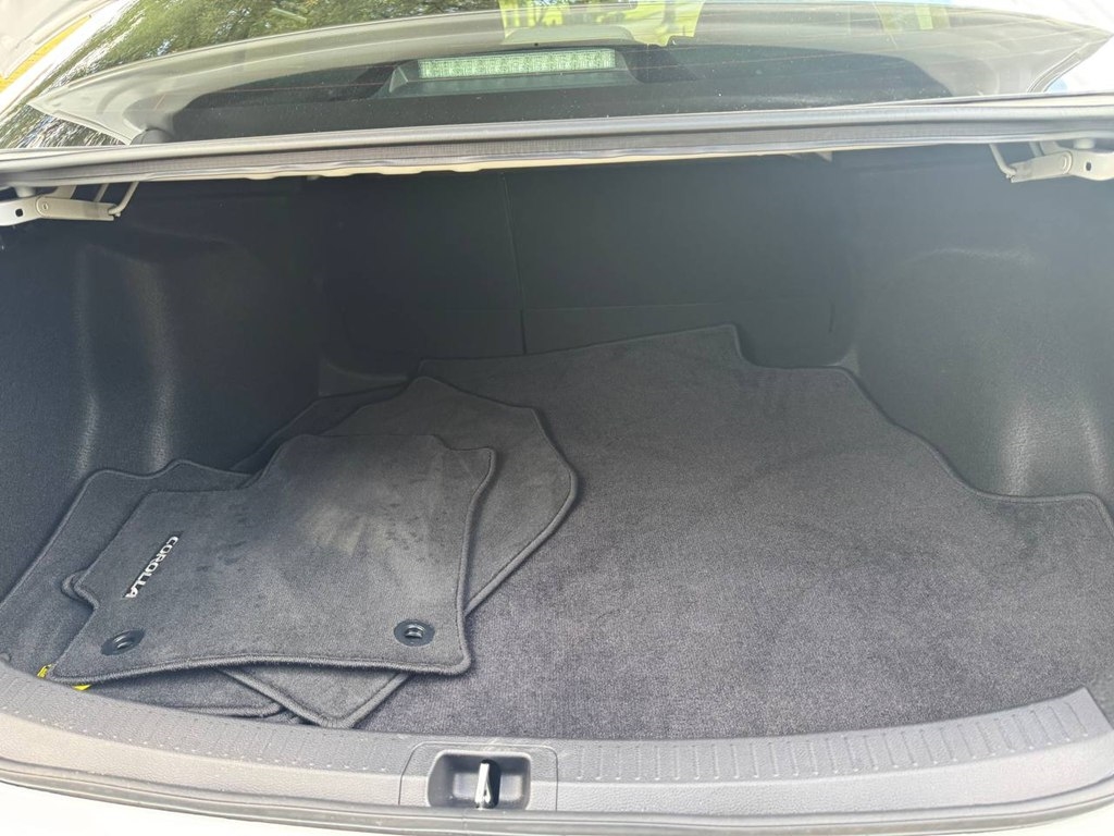 Toyota Corolla LE CVT (Natl) 2024