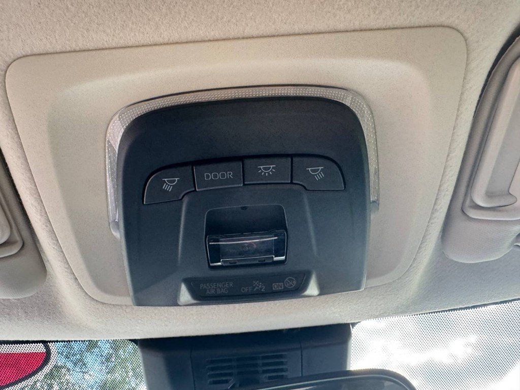 Toyota Corolla LE CVT (Natl) 2024