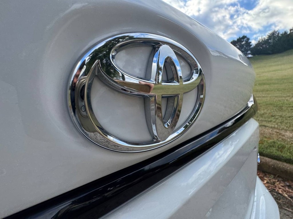 Toyota Corolla LE CVT (Natl) 2024