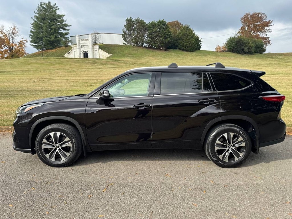 Toyota Highlander XLE AWD (Natl) 2022