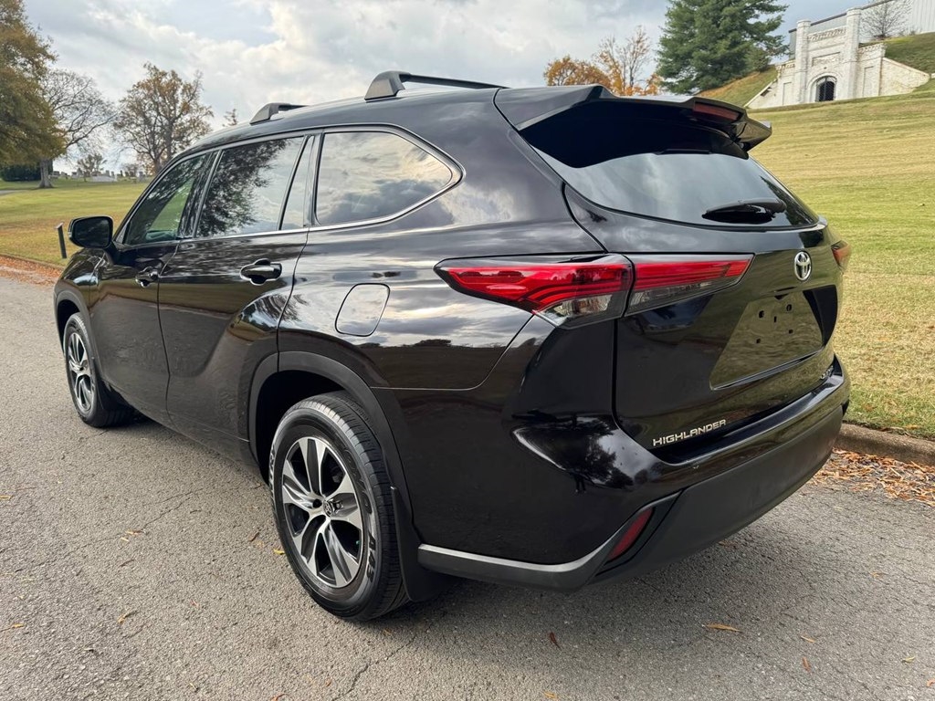 Toyota Highlander XLE AWD (Natl) 2022