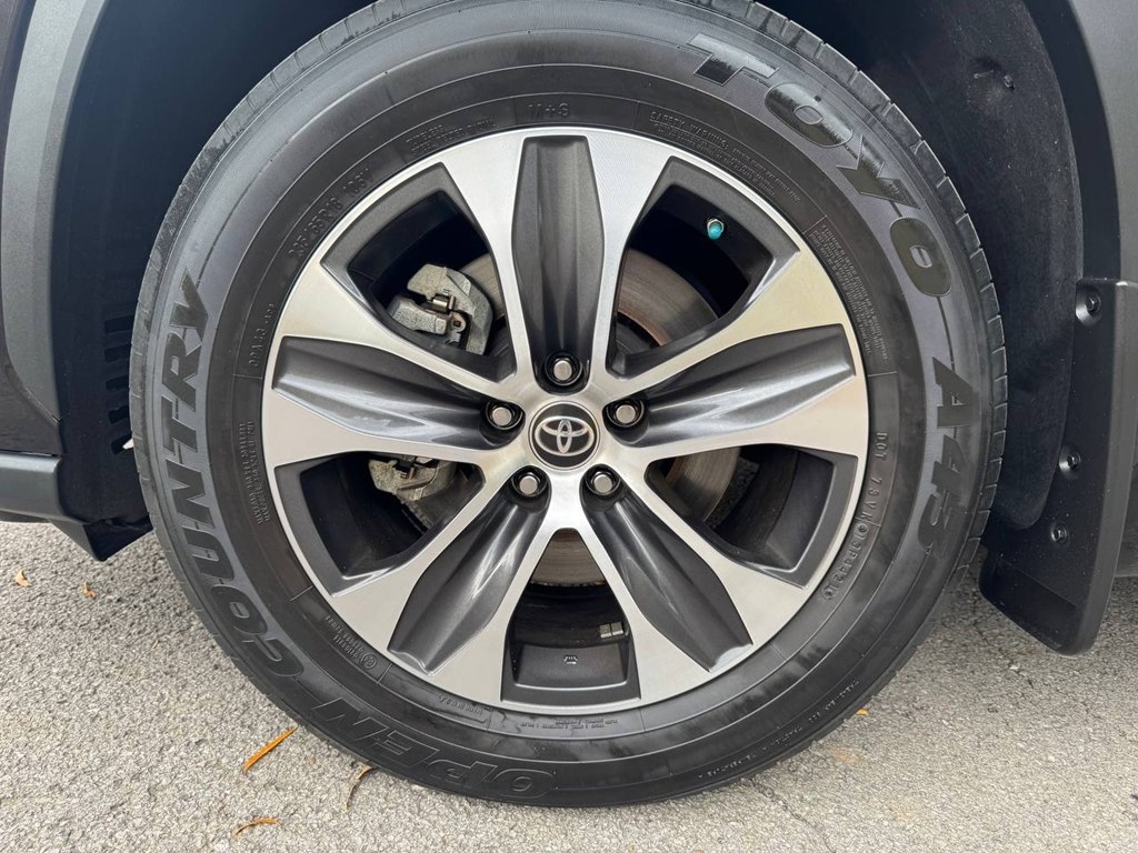 Toyota Highlander XLE AWD (Natl) 2022