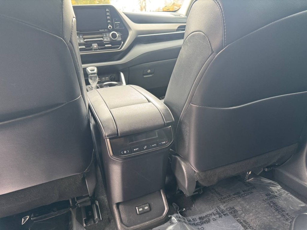 Toyota Highlander XLE AWD (Natl) 2022