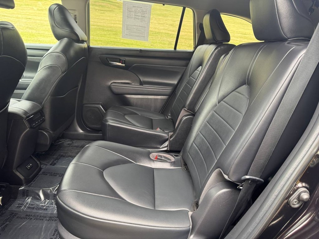 Toyota Highlander XLE AWD (Natl) 2022