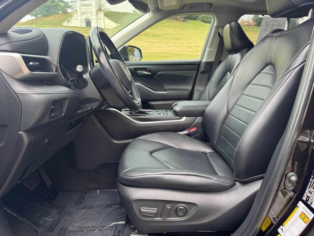 Toyota Highlander XLE AWD (Natl) 2022