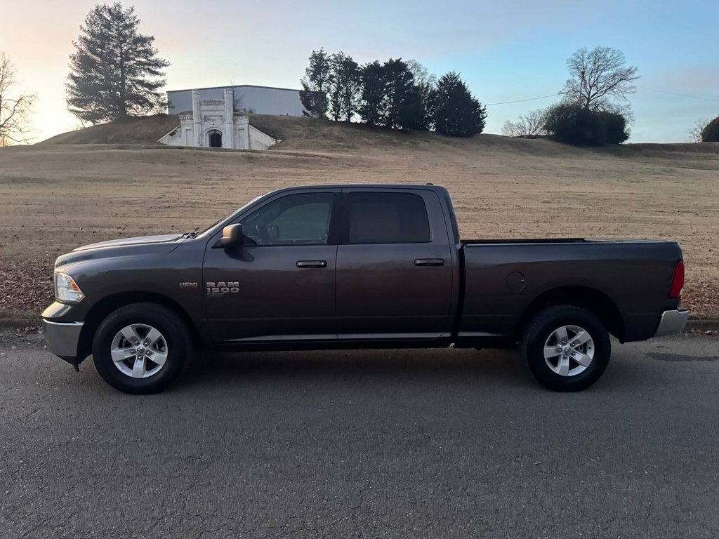 RAM 1500 Classic SLT 4x2 Crew Cab 6'4" Box 2021