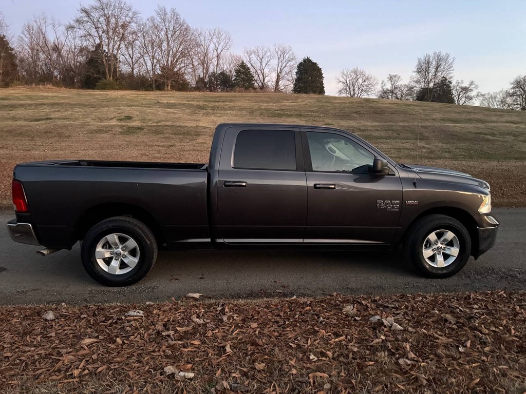 RAM 1500 Classic SLT 4x2 Crew Cab 6'4" Box 2021