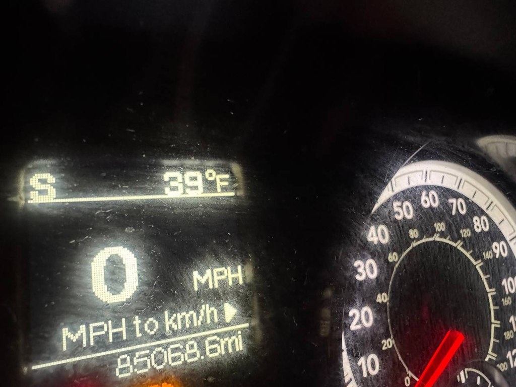 RAM 1500 Classic SLT 4x2 Crew Cab 6'4" Box 2021