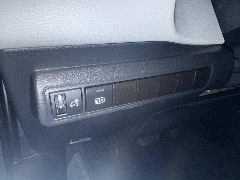 Toyota Corolla LE CVT (Natl) 2024