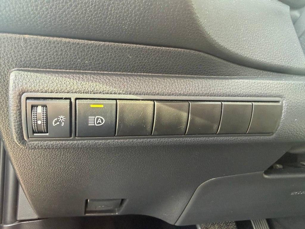 Toyota Corolla LE CVT (Natl) 2024