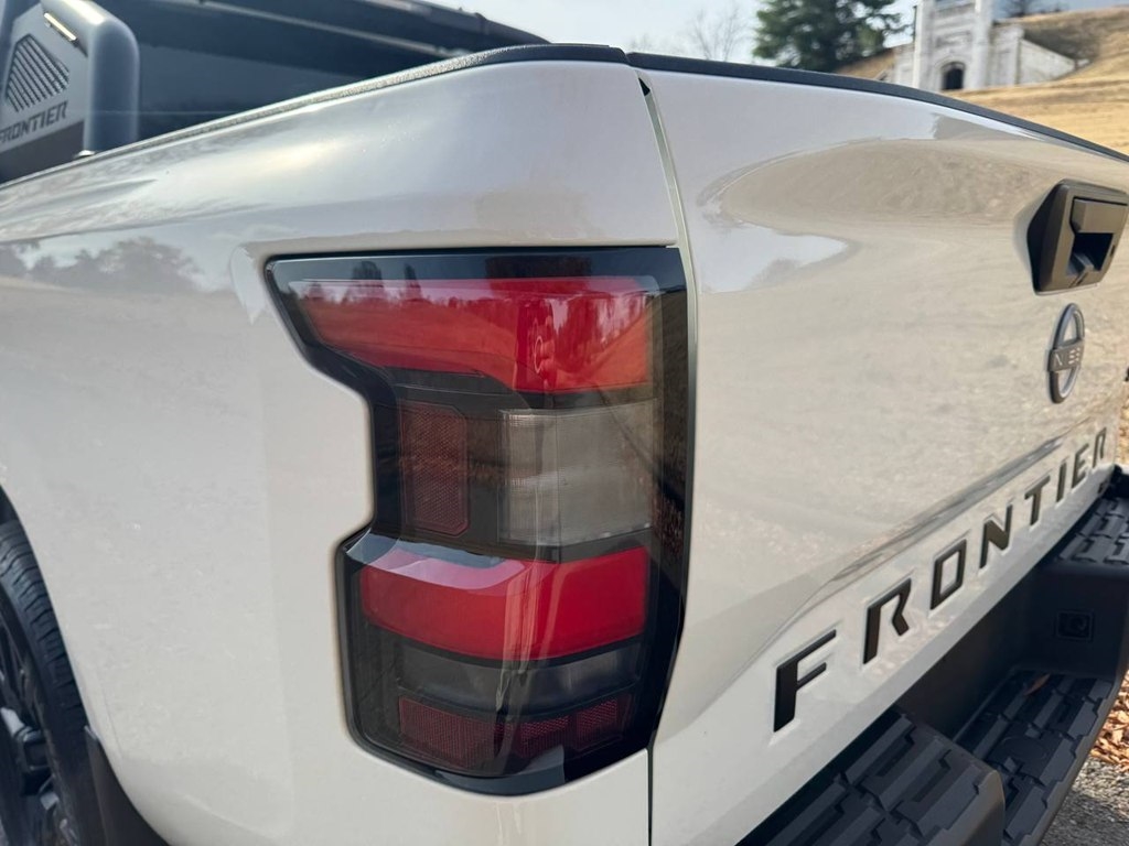 Nissan Frontier Crew Cab 4x4 SV Auto *Ltd Avail* 2023