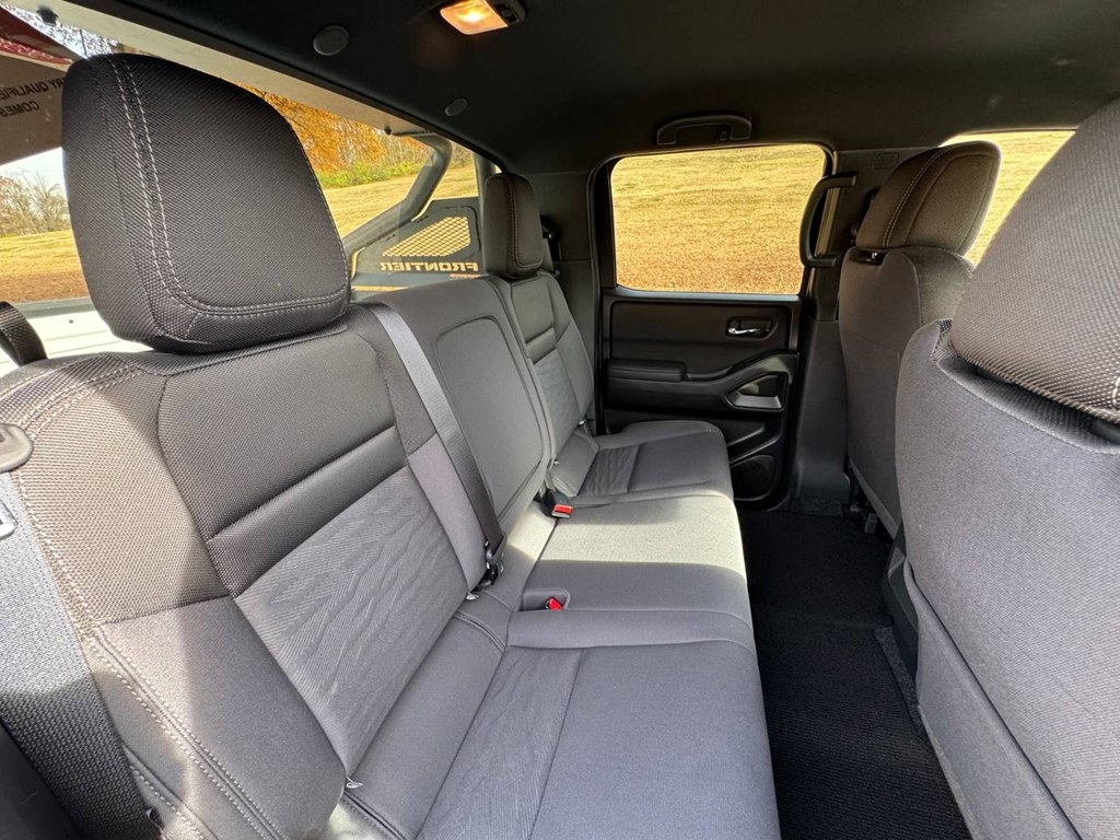 Nissan Frontier Crew Cab 4x4 SV Auto *Ltd Avail* 2023