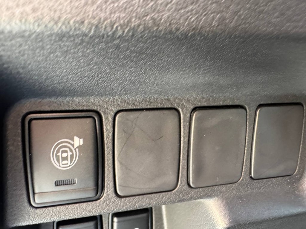 Nissan Frontier Crew Cab 4x4 SV Auto *Ltd Avail* 2023