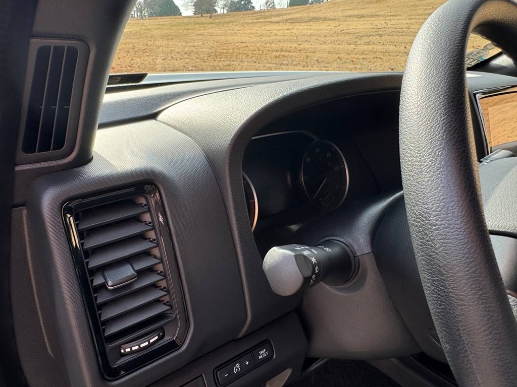 Nissan Frontier Crew Cab 4x4 SV Auto *Ltd Avail* 2023