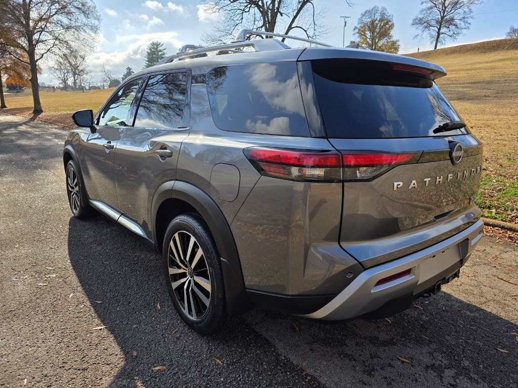 Nissan Pathfinder Platinum 4WD 2024