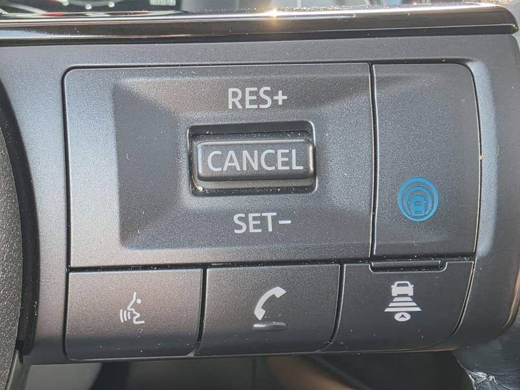 Nissan Pathfinder Platinum 4WD 2024