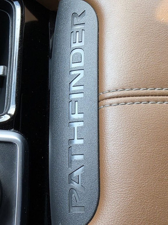 Nissan Pathfinder Platinum 4WD 2024