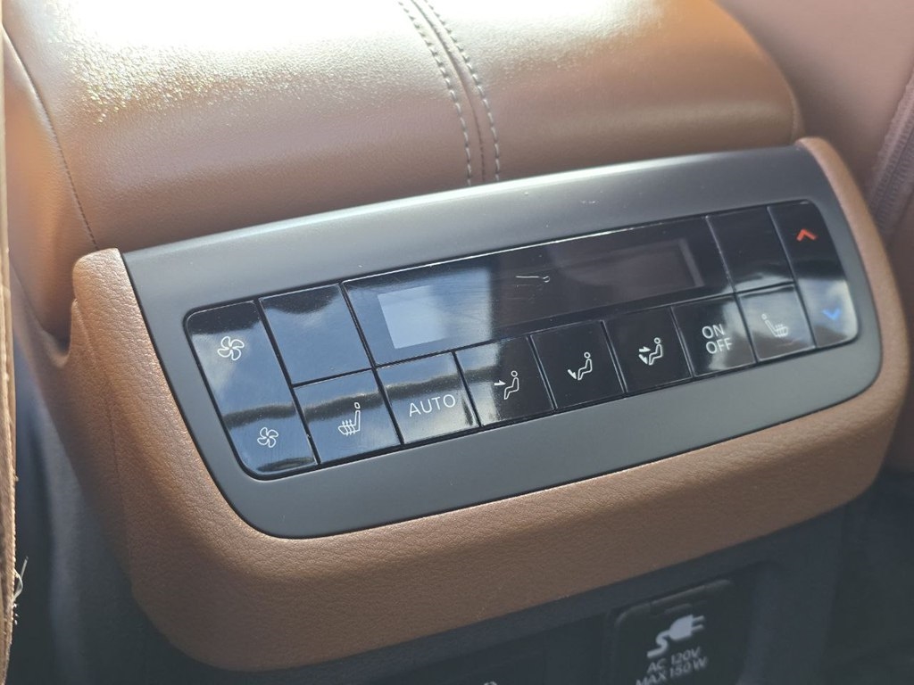 Nissan Pathfinder Platinum 4WD 2024